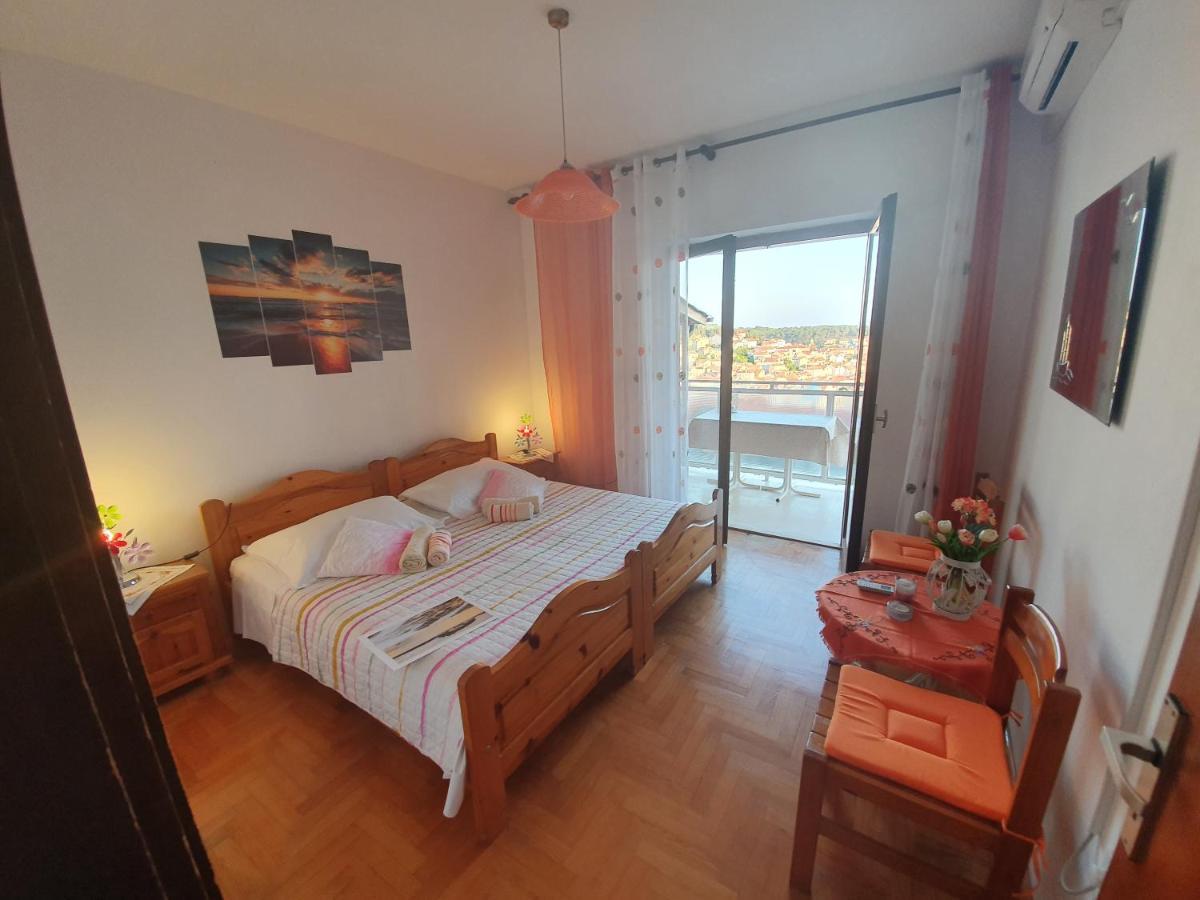 Apartments Luci Хвар Екстер'єр фото