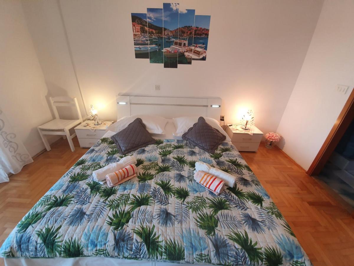 Apartments Luci Хвар Екстер'єр фото
